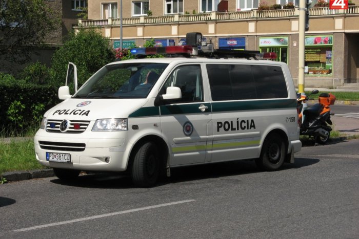 Ilustračný obrázok k článku Nehoda v čase špičky: Nákladiak zachytil trolejové vedienie, cestu museli uzavrieť